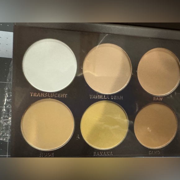KAB Cosmetics Contour palette Volume 1 - Picture 3 of 5